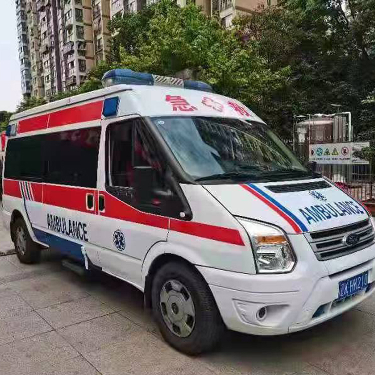 峨蔓镇长途救护车护送病人返乡